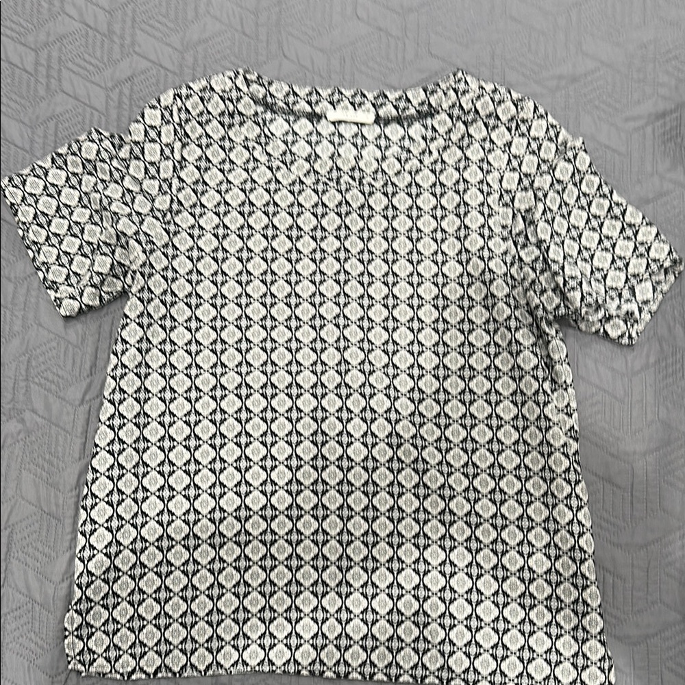 Stylish Black and White Patterned Women's Top
